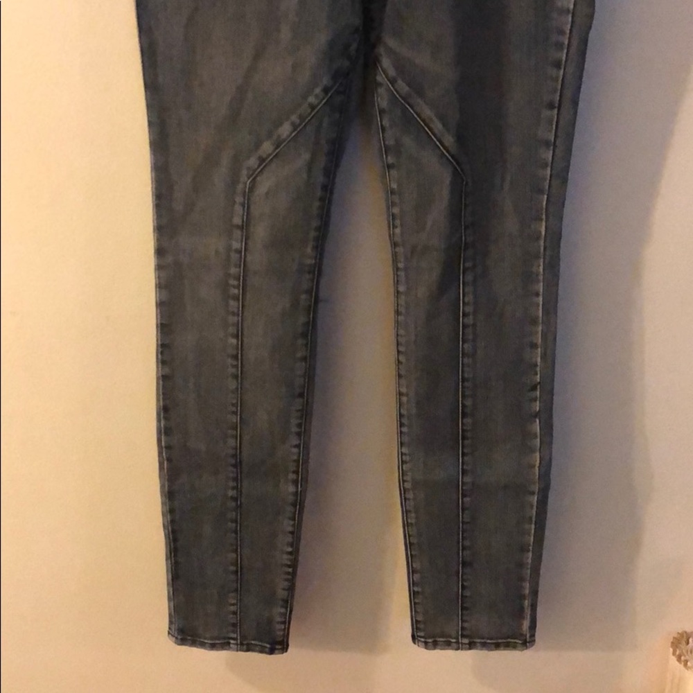 New Volcom Jeans - Picture 5 of 6